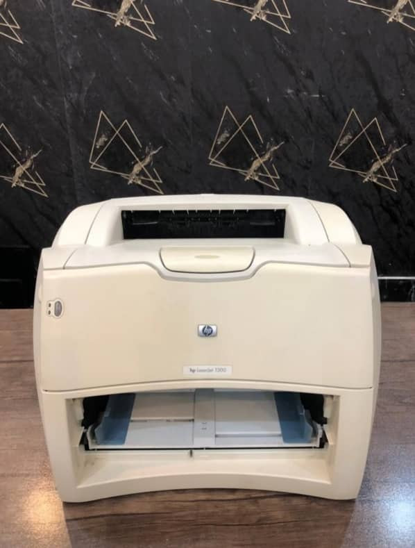 پرینتر HP 1300 استوک اداری و دانشجویی کمکارکرد
